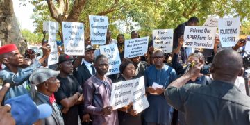 Taraba State University Non academic staff unions stage protest over poor welfare – watch video