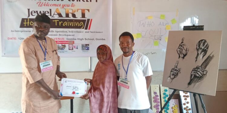 Dandalin Matasa, KaveGlass builds capacity of teenagers to market their creative arts skills