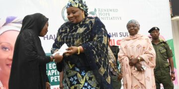Nigeria First Lady Sen. Remi Tinubu empowers 1000 Women in Nasarawa State.
